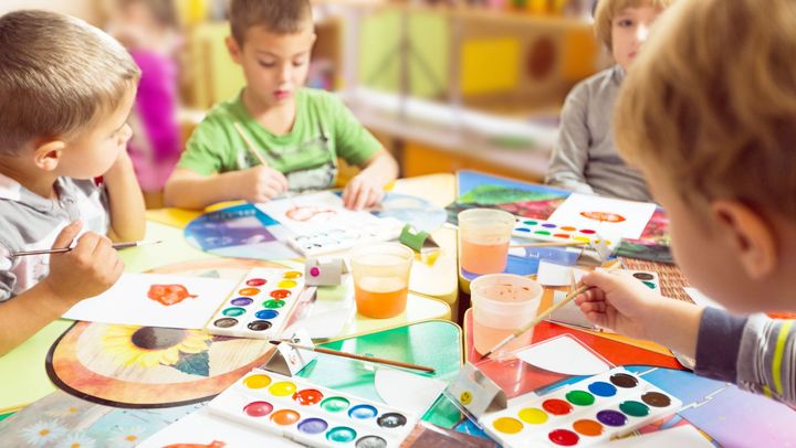 Părinții își pot înscrie copiii cu cerințe educaționale speciale la orice școală din capitală. Precizările Primăriei