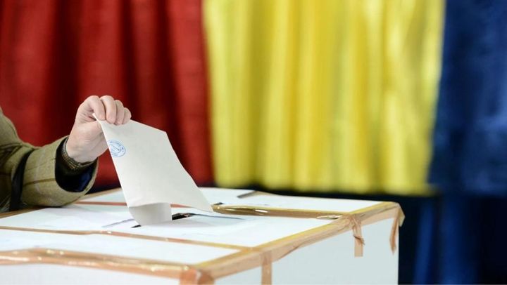 Klaus Iohannis a promulgat legea care prevede devansarea alegerilor prezidenţiale din România