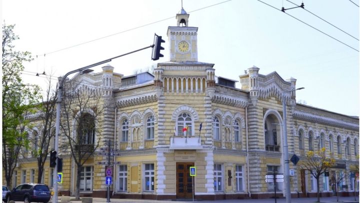 Primăria scoate la licitație mai multe spații de închiriat. Prețul inițial ajunge la 600 de mii de lei