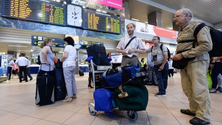 Cel mai mare aeroport din România, amendat pentru că a rămas fără aer condiționat în plină caniculă