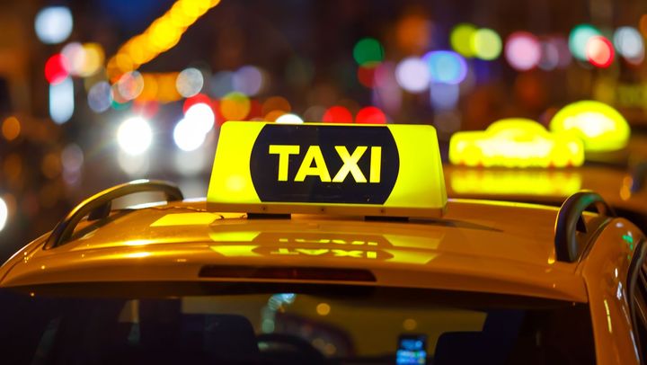Peste 100 de prestatori de servicii de taxi, verificați de Serviciul Fiscal de Stat. Încălcările constatate