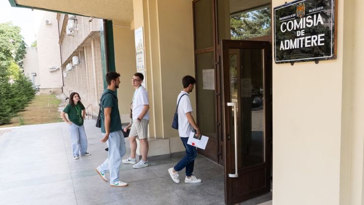 Taxele de studii la universitățile din R. Moldova au crescut. Cel mai scump contract costă 55 de mii de lei