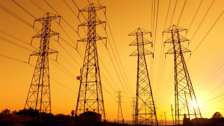 Din cauza caniculei, R. Moldova a achiziționat energie electrică din România de patru ori mai scumpă