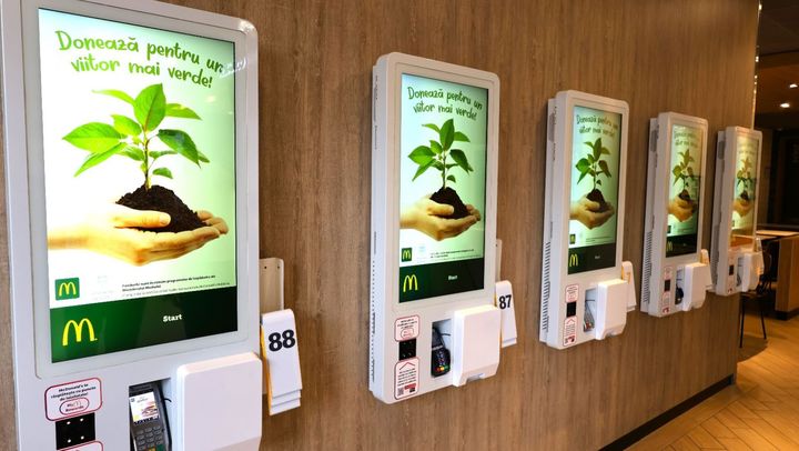 Campanie inedită, lansată de Ministerul Mediului: Cumpără fast-food și donează pentru împădurire