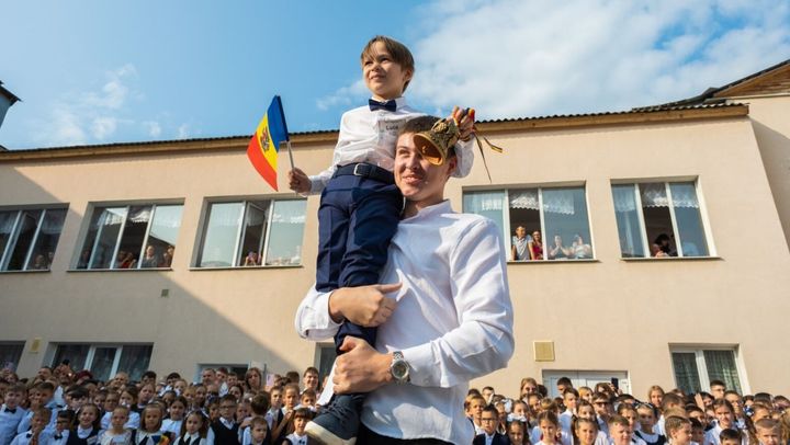 Instituțiile de învățământ din țară vor începe noul an școlar cu un deficit de peste 1.000 de profesori