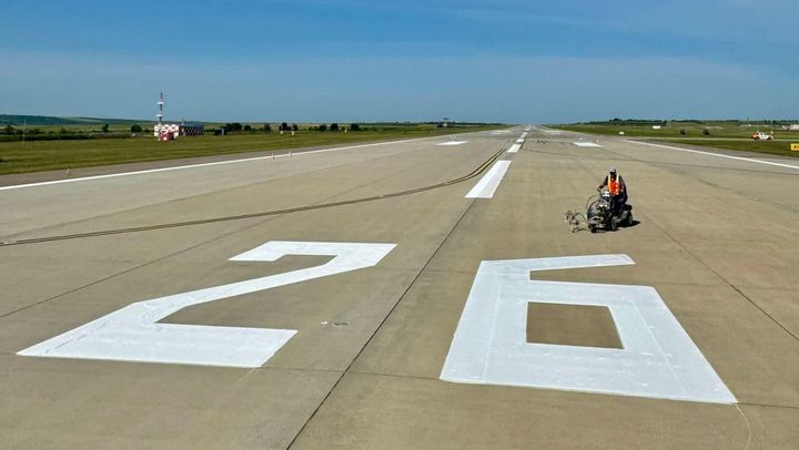 VIDEO/ Pista principală a Aeroportului Internațional Chișinău a fost redeschisă