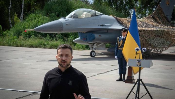 VIDEO Ucraina a primit primele avioane de luptă occidentale F-16. Zelenski: „Am reuşit”