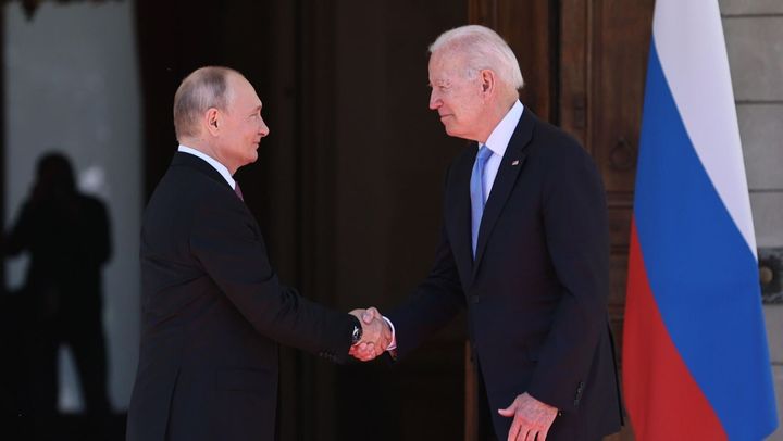 Vladimir Putin anunță că o susține pe Kamala Harris la alegerile din SUA, așa cum a recomandat Joe Biden