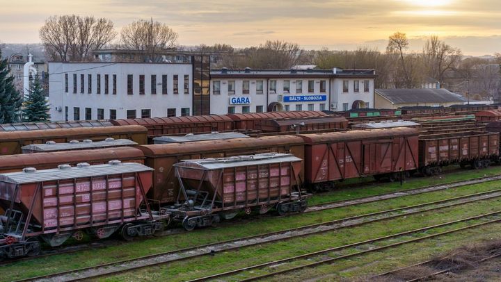 CFM urmează să vândă mai multe locomotive și vagoane vechi ca să-și poată remunera angajații