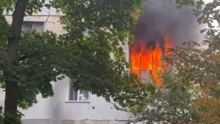 Incendiu în capitală. Două persoane au murit, după ce apartamentul în care se aflau a luat foc