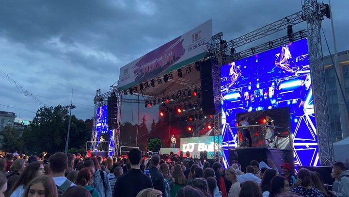 Concert de zile mari în capitală. Duminică, circulația rutieră în Piața Marii Adunări Naționale va fi sistată