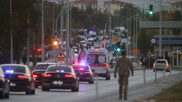 Atacul terorist de la Ankara, soldat cu cinci morți și 22 de răniți. Turcia răspunde cu lovituri spre Siria și Irak