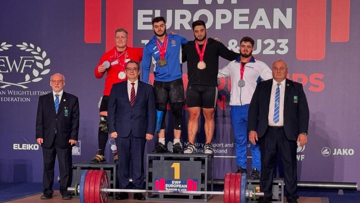 Moldoveanul Tudor Bratu a cucerit trei medalii de aur la Campionatul European de Haltere