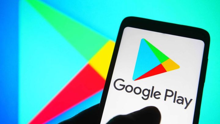 Google Play suspendă plățile către dezvoltatorii de aplicații cu conturi bancare în Rusia