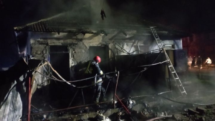 Incendiu într-o gospodărie din Bălți. Un bărbat de 67 de ani a murit