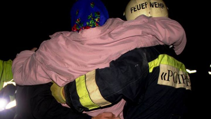 Incendiu într-un bloc de locuit din Chișinău. Mai multe persoane, inclusiv patru minori, au fost evacuate