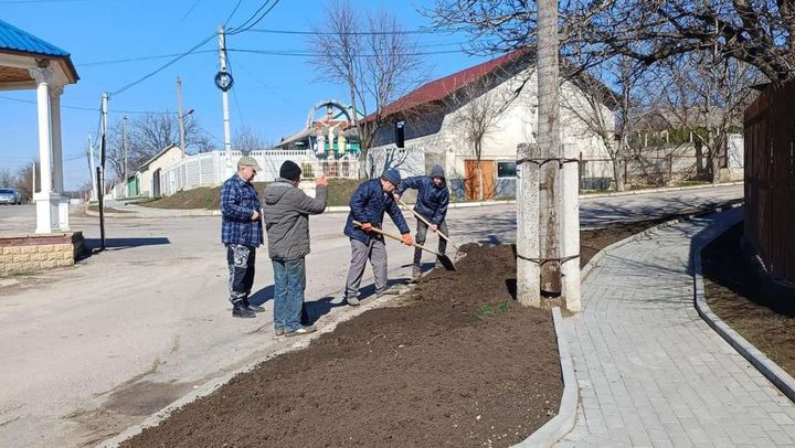 În R. Moldova a fost lansată campania de salubrizare de primăvară. Cetățenii, invitați să participe