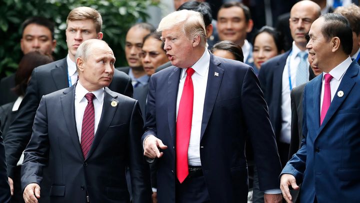 Trump anunță că va discuta marți cu Putin despre încetarea războiului din Ucraina