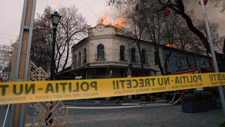 Date actualizate despre incendiul din sectorul Centru. A fost distrusă o suprafață de circa 4.000 de metri pătrați