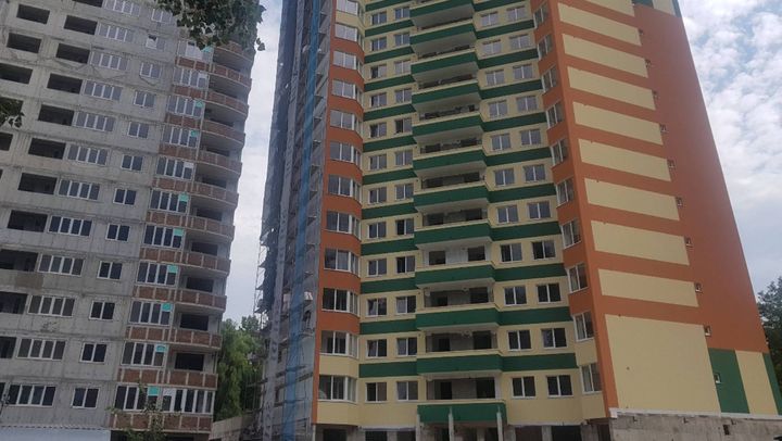 Scandal imobiliar în capitală: 78 de familii luptă pentru propriile apartamente