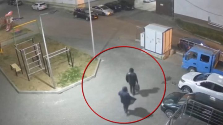 Furau bunuri din blocuri aflate în construcție. Doi bărbați din capitală, reținuți de polițiști - VIDEO