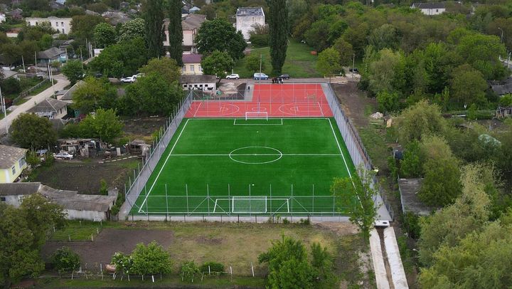 La Dondușeni a fost amenajat un teren modern de sport. Investițiile se ridică la 8,5 milioane de lei