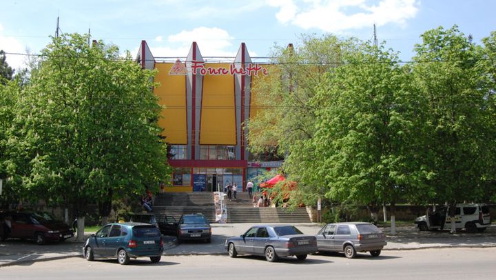 Compania care deține Linella preia magazinele Fourchette. Tranzacția, autorizată de Consiliul Concurenței
