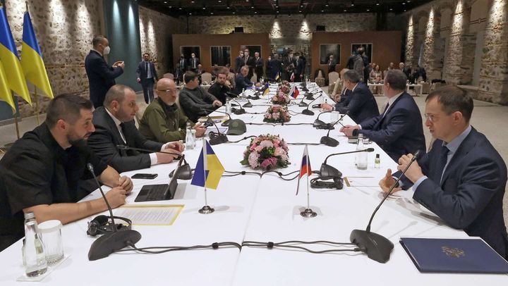 Rusia și Ucraina ar urma să reia astăzi negocierile de pace. Discuțiile vor avea loc la Istanbul