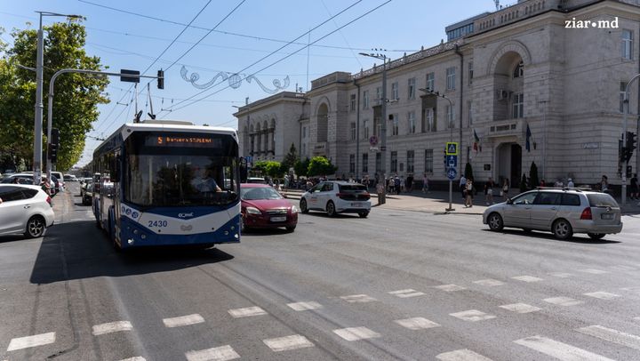 În perioada estivală va fi redus numărul troleibuzelor care circulă în capitală
