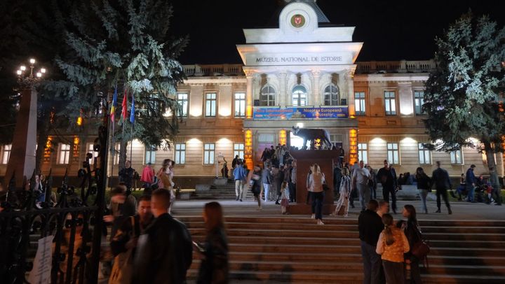 Desene cu henna și recital de muzică rock pe versurile lui Pușkin. Ce surprize ne așteaptă la Noaptea Muzeelor 2025