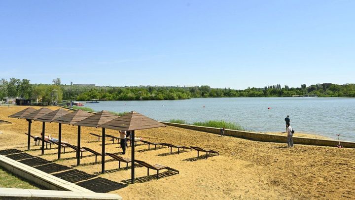 Plajele din capitală - în proces de pregătire pentru sezonul estival. Specialiștii au prelevat probe de nisip