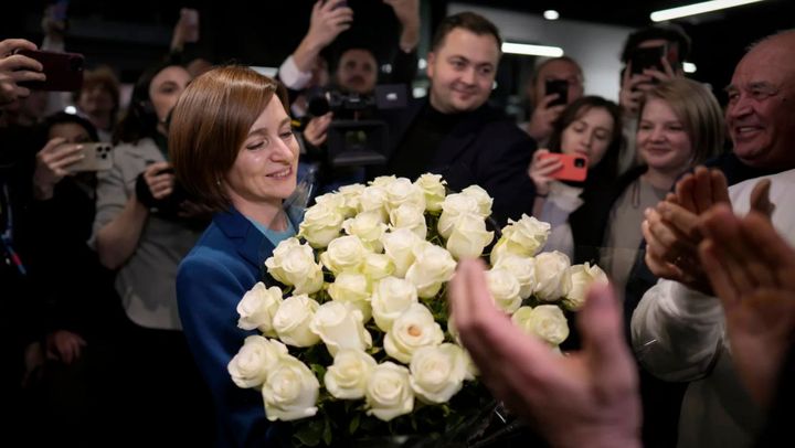 Președinta Maia Sandu este omagiată astăzi. Șefa statului a împlinit 53 de ani