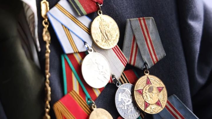 Veteranii celui de-al Doilea Război Mondial pot ridica ajutoarele unice, acordate de stat