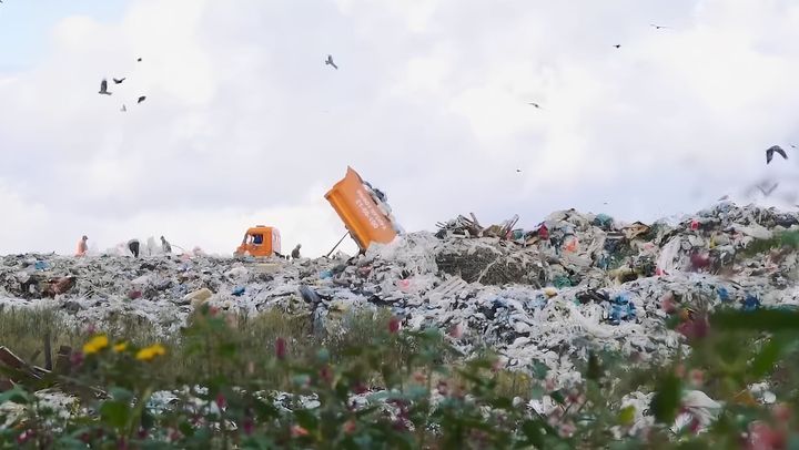 Creștere alarmantă a numărului de incendii la gropile de gunoi din țară. Anul trecut au fost înregistrate 762