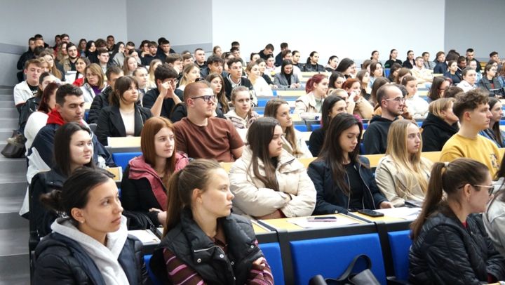 Peste 1.000 de observatori vor supraveghea examenele de absolvire a gimnaziului în toată țara