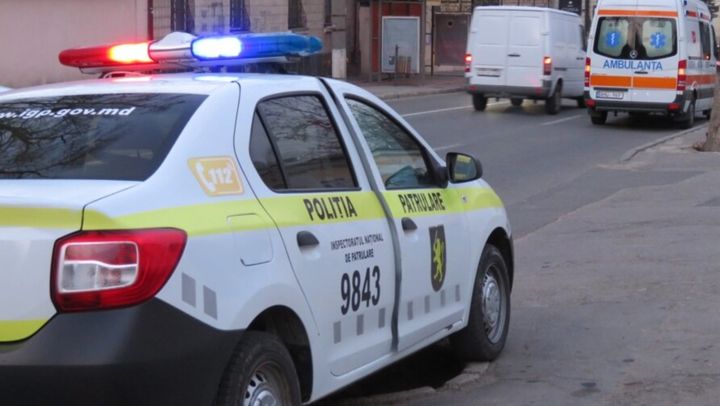 Atac cu cuțitul la o universitate din R. Moldova. Un student de 22 de ani a fost înjunghiat și a ajuns la spital