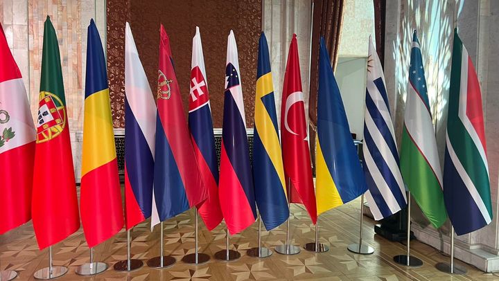 Drapelul Rusiei, afișat la Congresul Mondial al Viei și Vinului de la Chișinău. R. Moldova aduce scuze