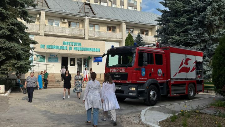 Incendiu pe teritoriul Institutului de Neurologie și Neurochirurgie din Chișinău. Precizările IGSU