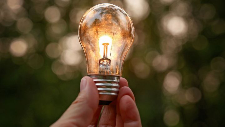 Prețul energiei electrice ar putea crește în această vară. Precizările ministrului Energiei