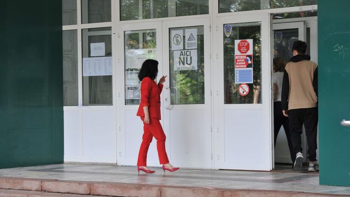 Absolvenții susțin examenul de bacalaureat la disciplina de profil. Cei mai mulți scriu proba la istorie