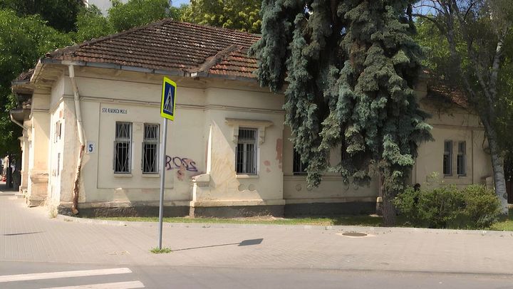 Clădirea în care urma să fie creat Centrul Cultural „Eugen Doga” continuă să zacă în paragină