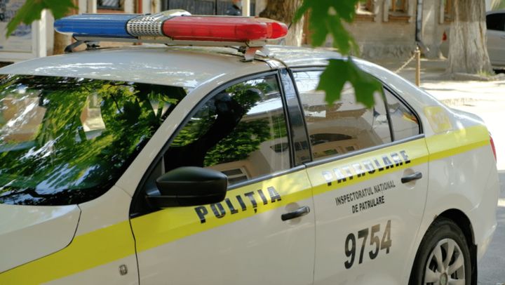 Un polițist din Drochia a accidentat mortal o femeie. Ar fi fost târâtă vreo 20 de metri pe capota mașinii