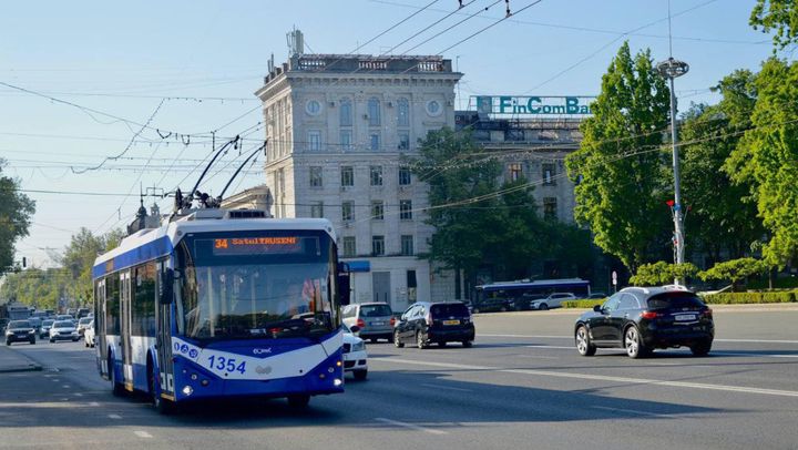 Program prelungit pentru mai multe rute de troleibuze și autobuze din capitală, în perioada 20-22 iunie