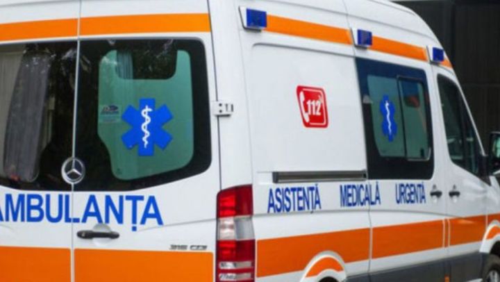 O femeie de 52 de ani a căzut de la etajul inferior al unui bloc de locuit din Chișinău. Ce spune poliția