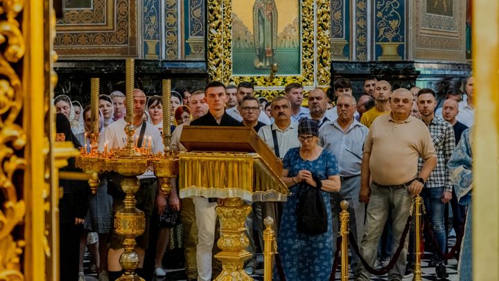 Creștinii ortodocși de stil vechi îi sărbătoresc pe Sfinții Apostoli Petru și Pavel