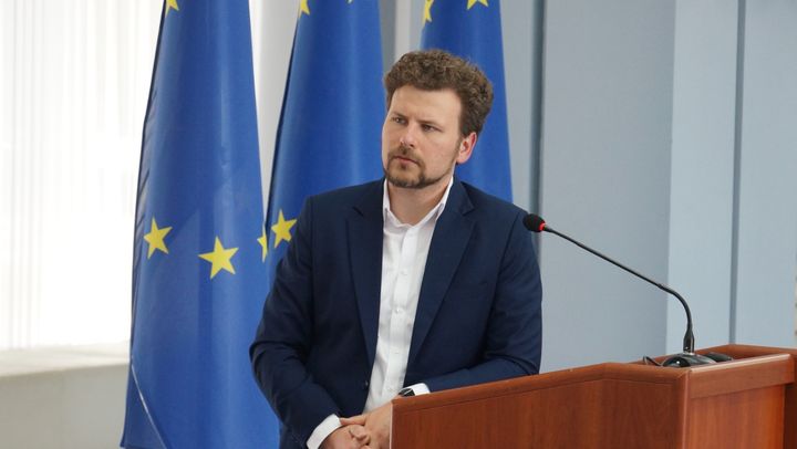 Dan Perciun anunță că eleva umilită de colegi beneficiază de consiliere psihologică. Poliția investighează cazul