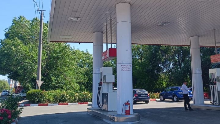 Controale inopinante la stațiile PECO bănuite că își înșeală clienții la cantitatea de carburant livrată