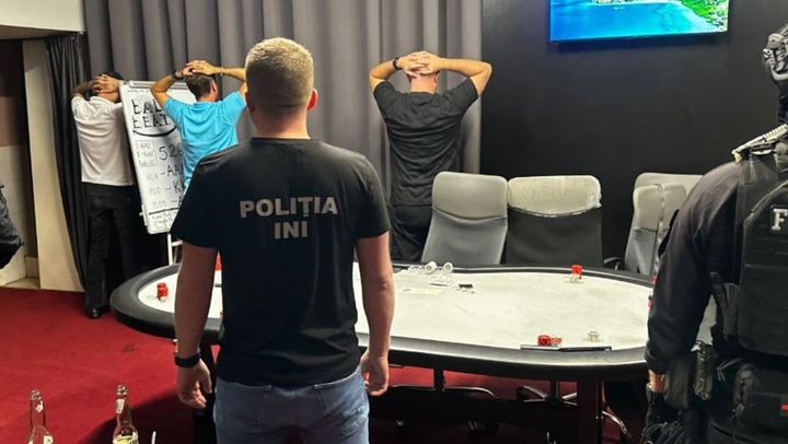 Percheziții într-un cazinou clandestin din capitală: Trei bărbații au fost reținuți pentru 72 de ore